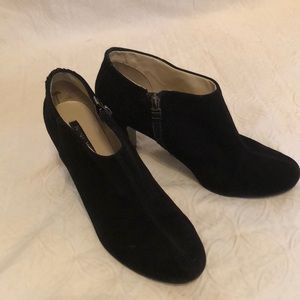 Nine West Black Suede Booties Size 9M